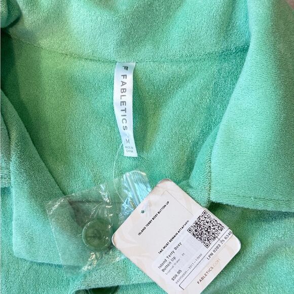 NWT Fabletics Island Terry Boxy Button Up Shirt - Picture 3 of 4